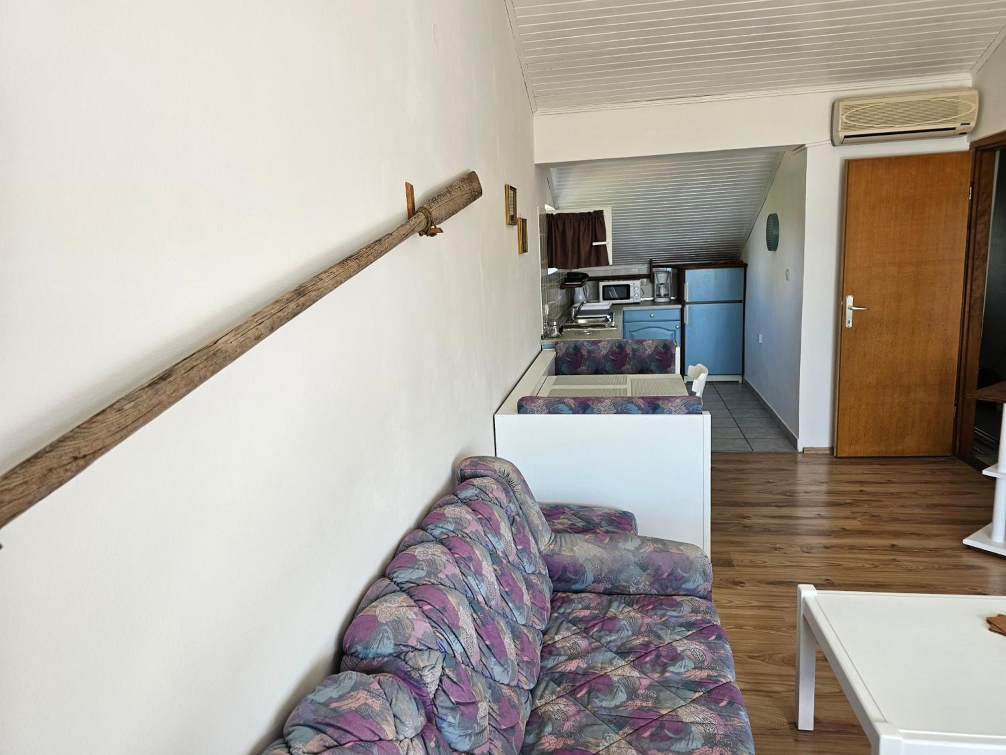 Apartment Gordana Малинска Екстериор снимка