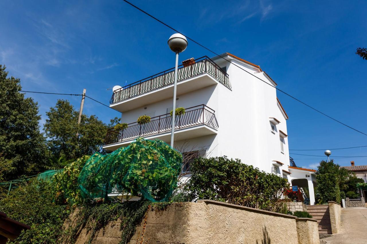 Apartment Gordana Малинска Екстериор снимка
