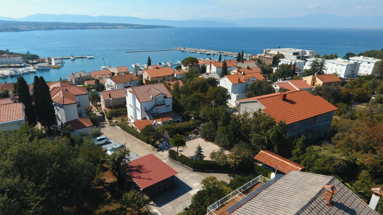 Apartment Gordana Малинска Екстериор снимка